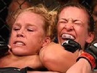 marnieoneill7's tweet image. #MieshaTate chokes out Ronda Rousey-destroyer #HollyHolm to claim victory @newscomauHQ #UFC196
