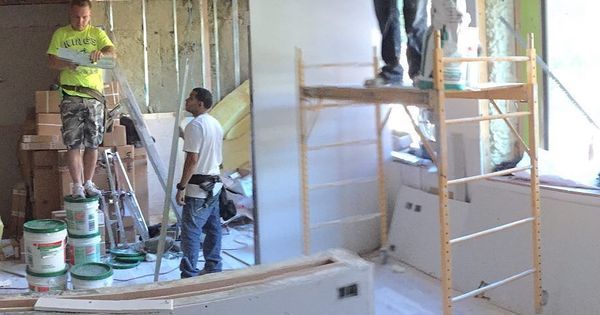 roofingchild's tweet photo. #Admirable Architecture : #Guys at work #hi #milwork #construction #teamwork #interiordesi… https://t.co/wRuLv4Y64p https://t.co/mqX2a53QYw