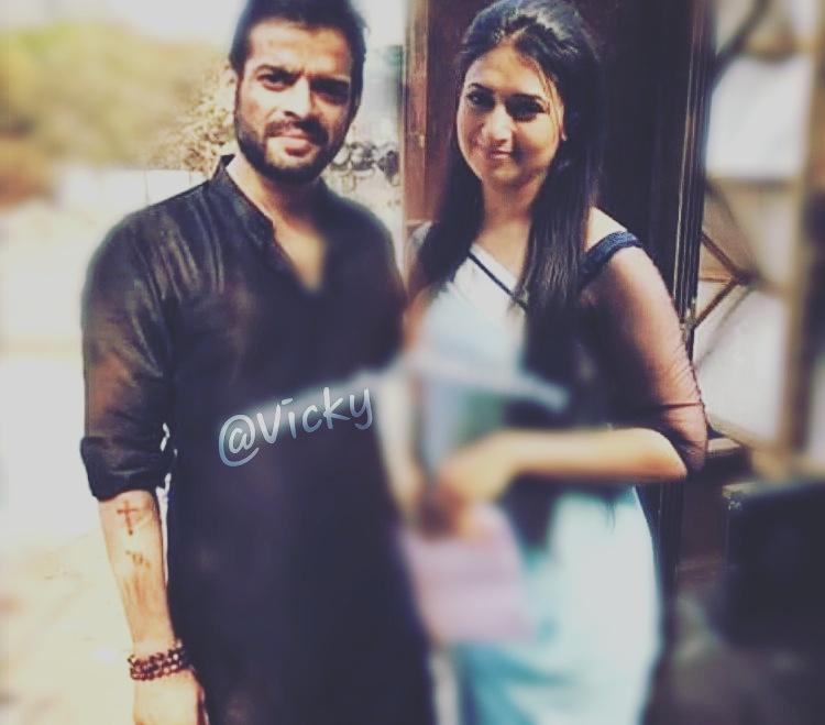 Vikramk93943336's tweet photo. Tumse Hain Saansein Tumse Hain Dhadkan
Tumhise Hain DivAngi

@TheKaranPatel @Divyanka_T 

#Divanedit https://t.co/glXeU8MUjZ