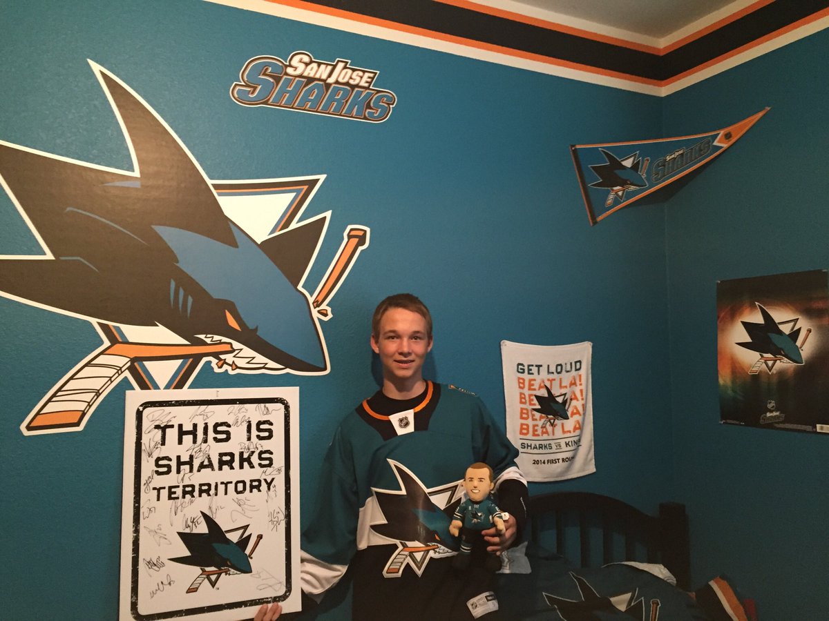 joey_frakes12's tweet photo. @Plantronics @SanJoseSharks #sharksware https://t.co/8t0yKFufVy