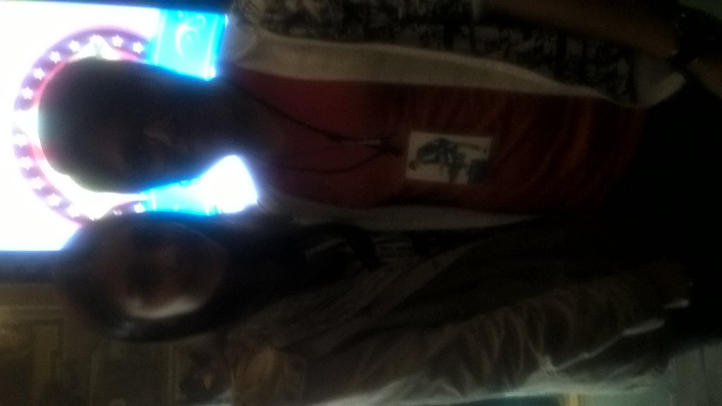 angelberny8's tweet photo. @LlnKaren fuiste muy linda a tomarte una foto con migo tkm espero que me siga https://t.co/FbfjGhlLZo
