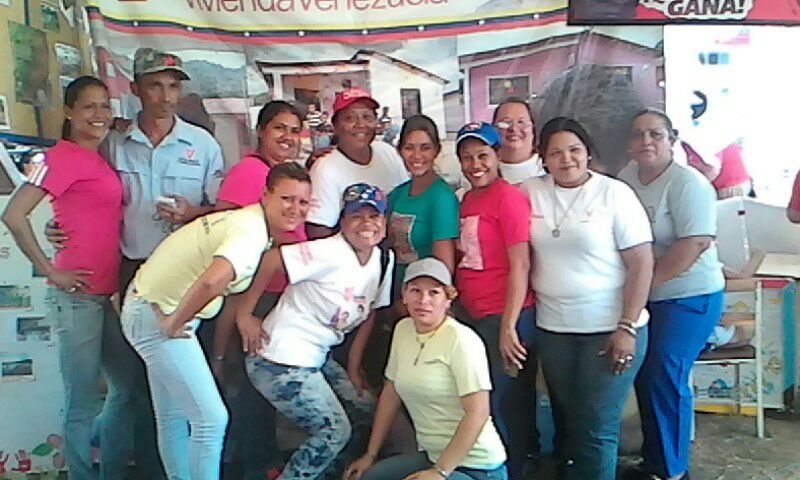 manuelitasaenzp's tweet photo. AVV EN TRABAJO EN EQUIPO https://t.co/F3HKchQHu5