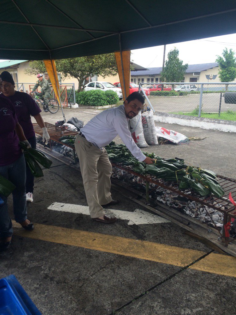 XavierFST's tweet image. Preparando un bocadito. Maito de Tilapia