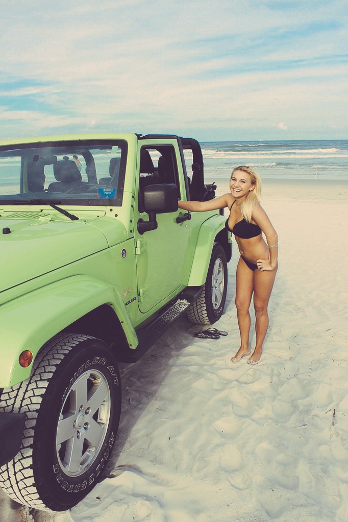 GalJeep's tweet photo. Keeping it real in Daytona! #JeepLife #jeep #JeepFamily #offroad #LetsDoThis https://t.co/ycl9DvKQyy