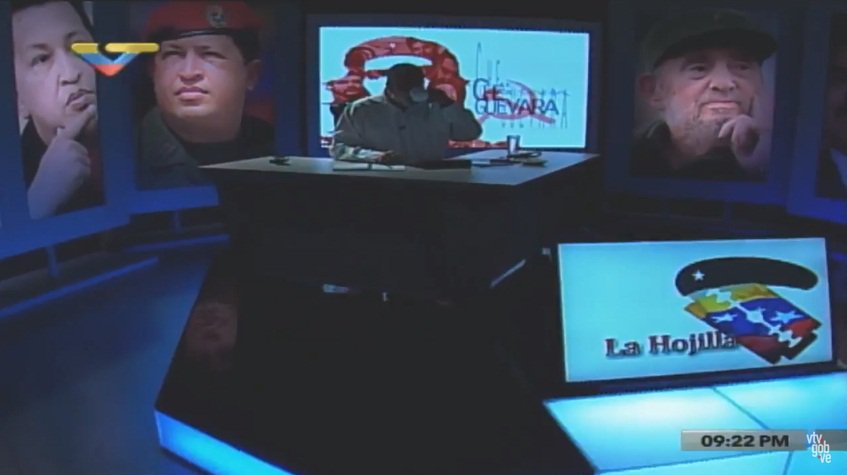 VTVcanal8's tweet photo. #EnPantalla | Comienza @LaHojillaenTV con Mario Silva #LealesAChávez https://t.co/p56qpDxQnu