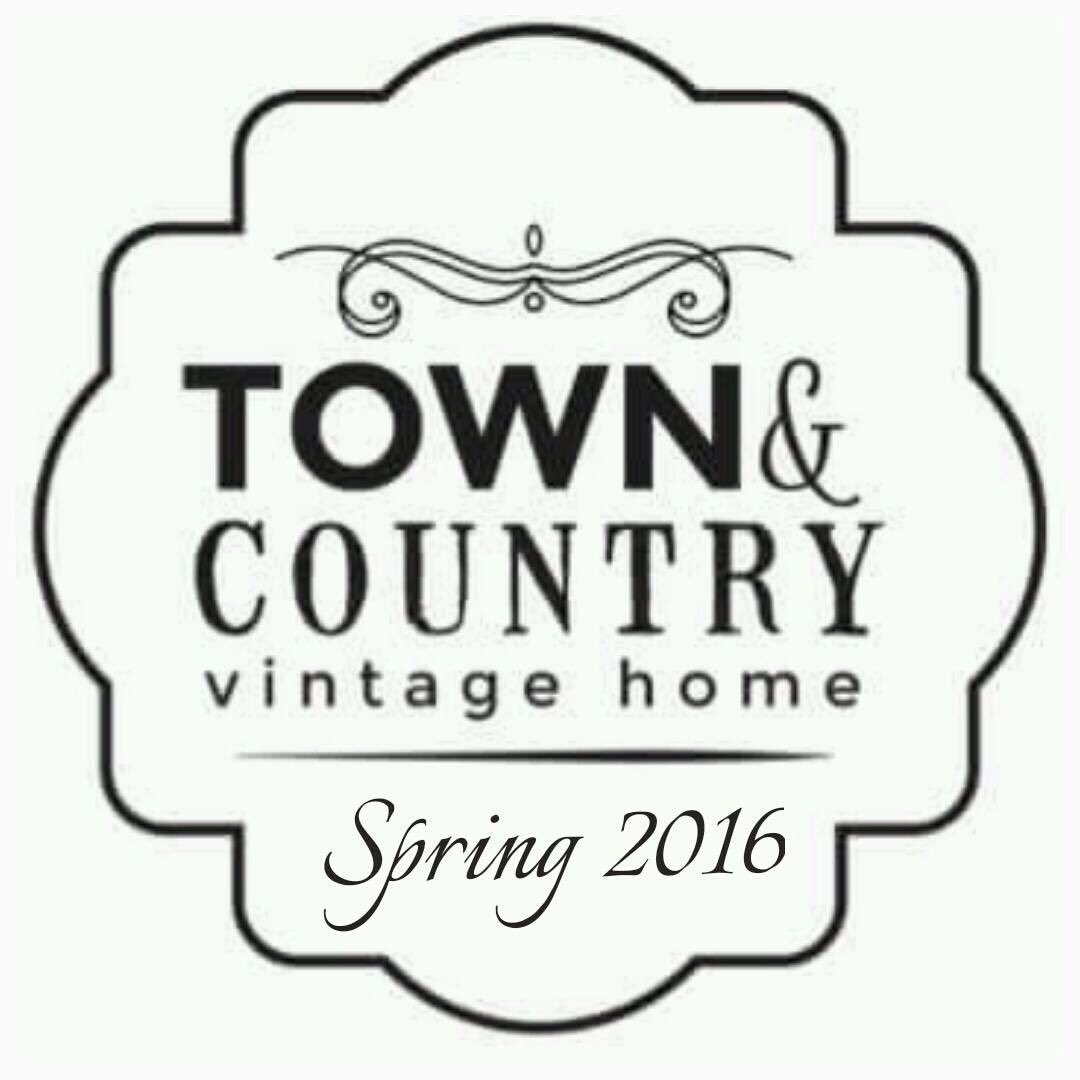 townandcountr15's tweet photo. We're pretty excited to announce we are opening up our own store Town &amp; country vintage home #MapleRidge https://t.co/8mDZp7B2F0