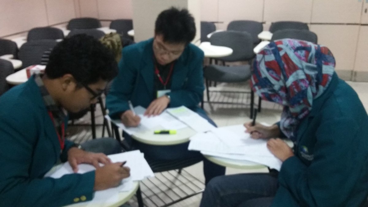 AFUB_2016's tweet photo. Sedang berlangsung Motion Launch dari tim Affirmative yaitu Perbanas dan TSM C #AFUB2016 https://t.co/htvtodk7kq