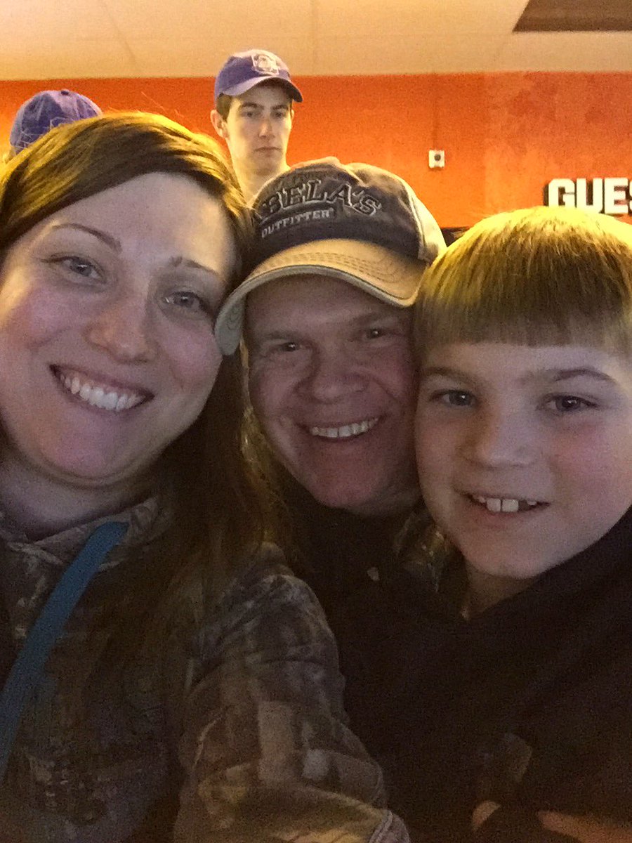 lcard590's tweet photo. Enjoying monster jam #monsterjam https://t.co/SqZKfPIwNp