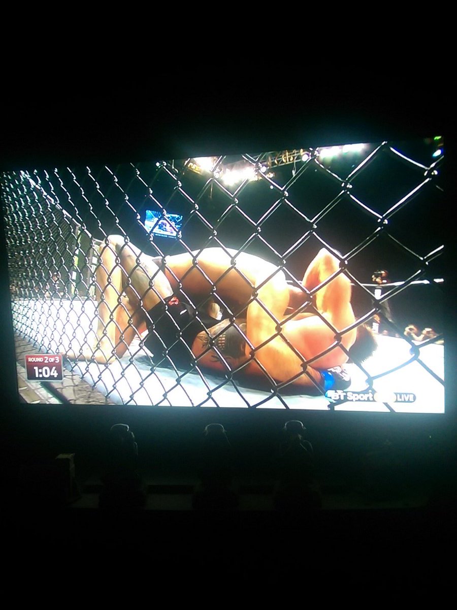 3minem's tweet photo. When you don't have to stream it..😏🇮 🇪
#UFC196 #TeamMcGregor #SBG https://t.co/uIl0MPA8zj