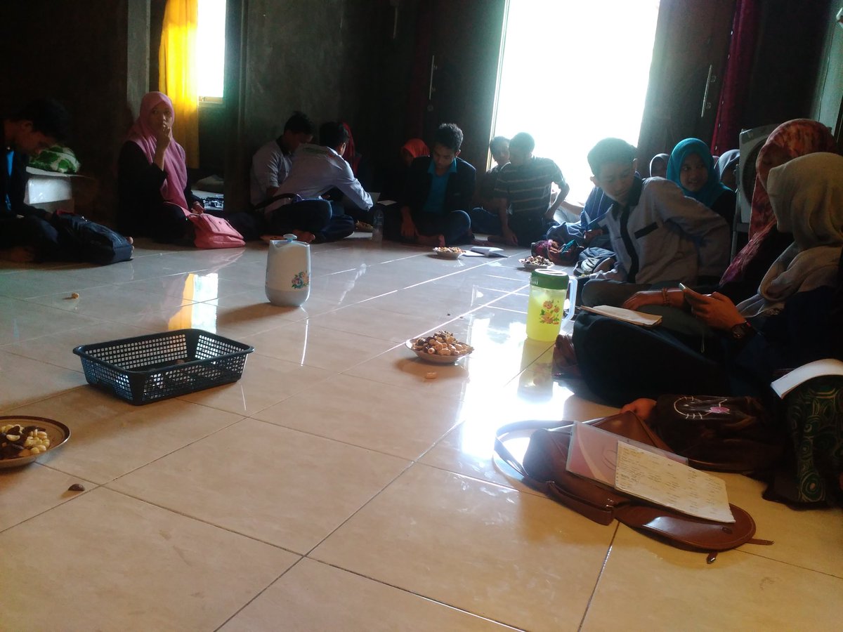 CSSMoRA_Wali9's tweet photo. Pagi guys.. Agenda hari ini yaitu rapat evaluasi perdana pasca liburan.  Semangat!  Salam Loyalitas tanpa batas https://t.co/LrFLdcrrss