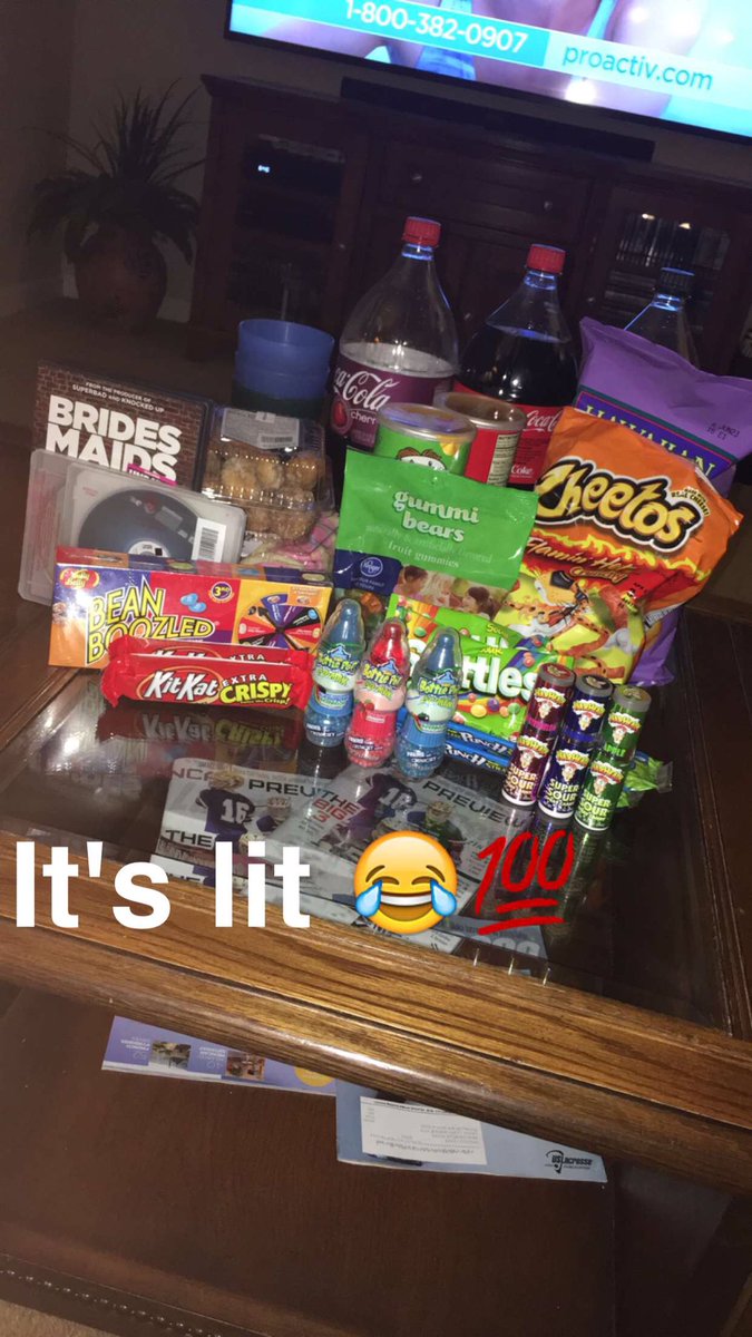 Taylor_McCann_'s tweet photo. 😂🔥😋 https://t.co/STUggqeCKd