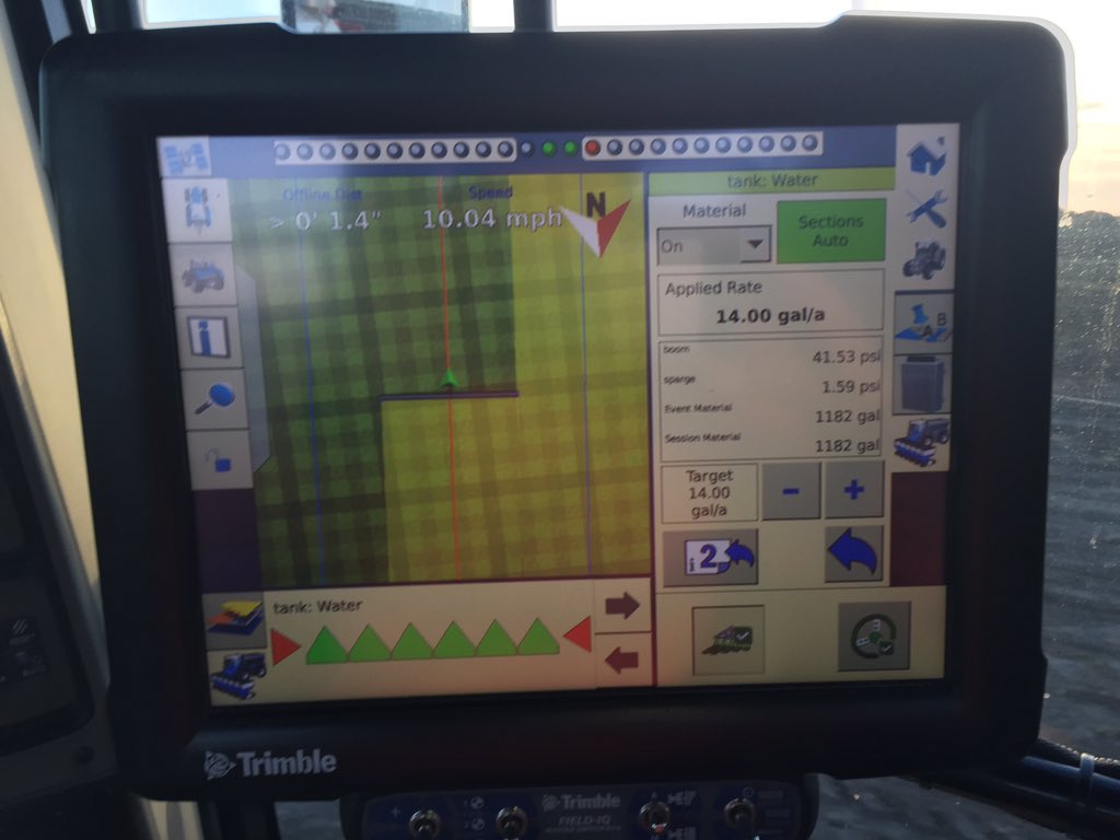 txcornfarmer's tweet photo. Fertilizing corn behind the planter. #plant16 https://t.co/wwmM7kpCZv