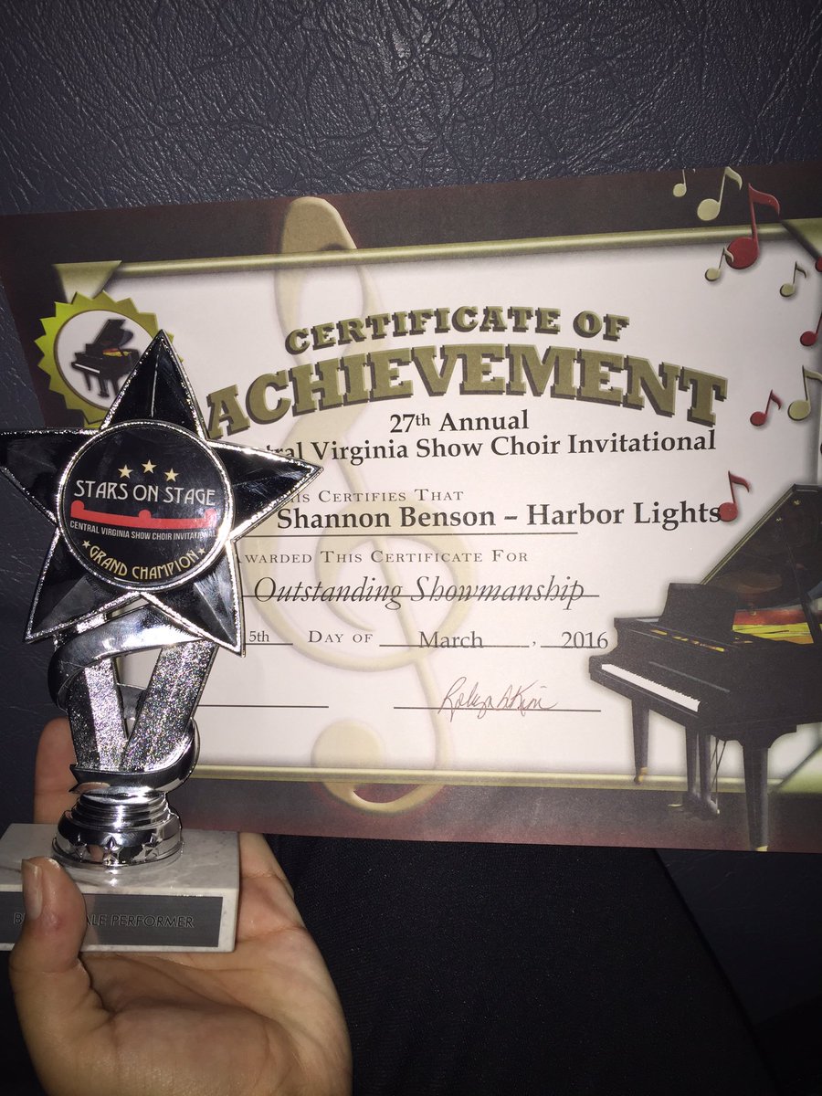 shannofficial_'s tweet photo. Showmanship and Best Female Performer Overall .. So blessed ❤️ 🙌🏼🙏🏼 #CVSCI2016 https://t.co/zWsZgLUy8m