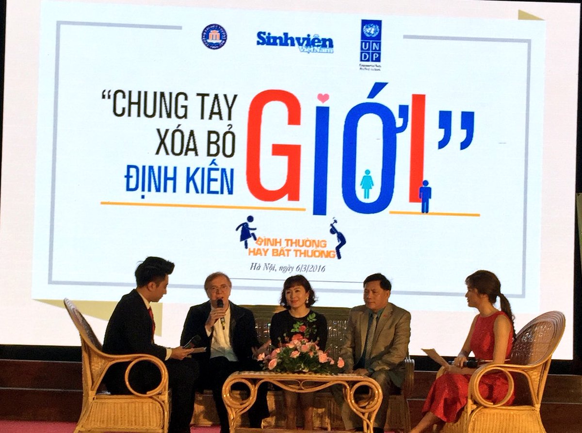 UNDPVietNam's tweet photo. Canadian Ambassador congratulates @UNDP for powerful films https://t.co/SSQeiP3ACs #IWD2016 @InnovateAP https://t.co/5ZWQM2vOcb
