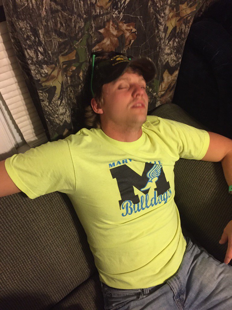 lilcrome3's tweet photo. @KstatePassouts Bethany College can't even make it til 10! @Buffman_12 #FPD2016 https://t.co/GX34fzxmzI