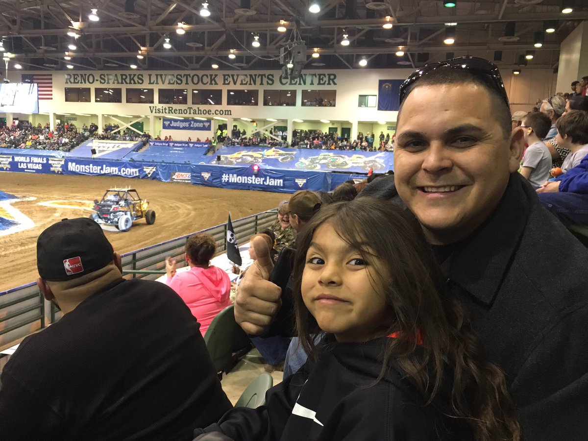 cecimartinez84's tweet photo. #monsterjam #fatherandson #maxdfans #teammaxd #maxd https://t.co/y7NT7bEptb