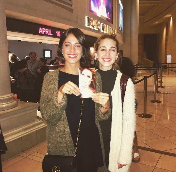 TinJor_Vnzl's tweet photo. Sus Cara de FELICIDAD. #Mertini #LasVegas #CelineDion https://t.co/qAxpS8NMVG