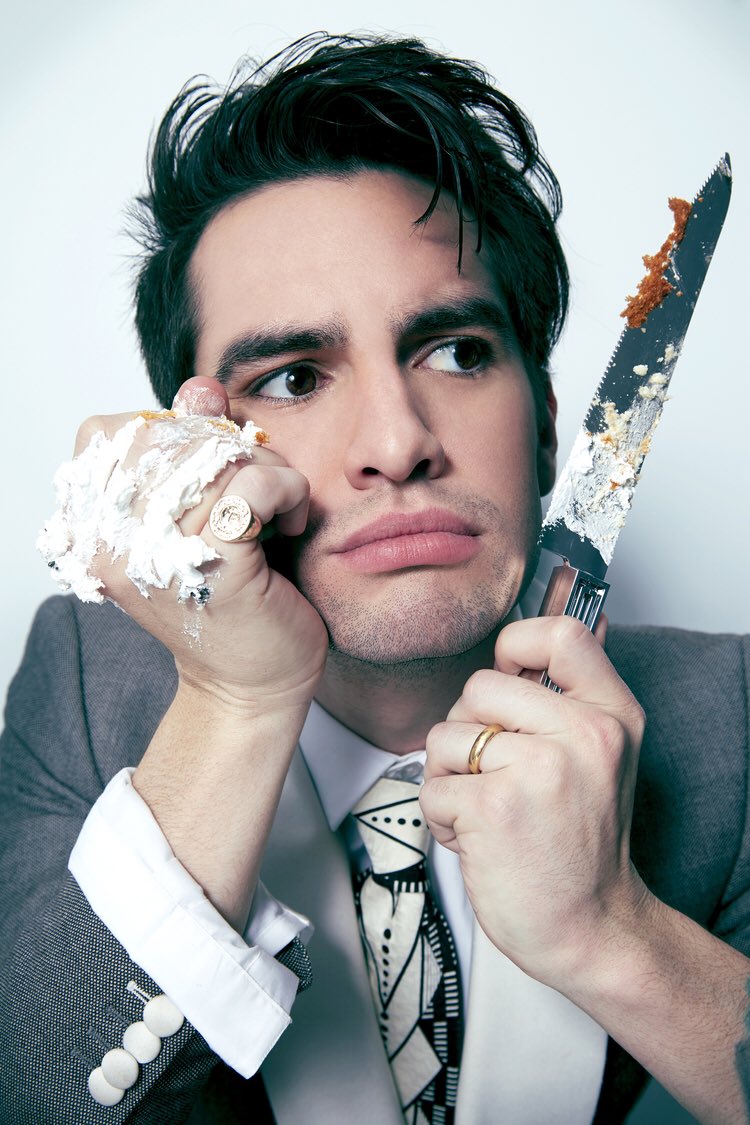 ____srg___'s tweet image. @theroguemag @PanicAtTheDisco photographer deserves an award for these amazing pictures of Brendon 😍