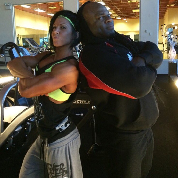 daydayKnucks tweet picture