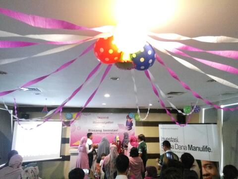 munifnet's tweet photo. Riuhnya potong kue #1thgandjelrel @gandjelrel Sukses dan Jaya Selalu ya! https://t.co/gnjWHWyhYW