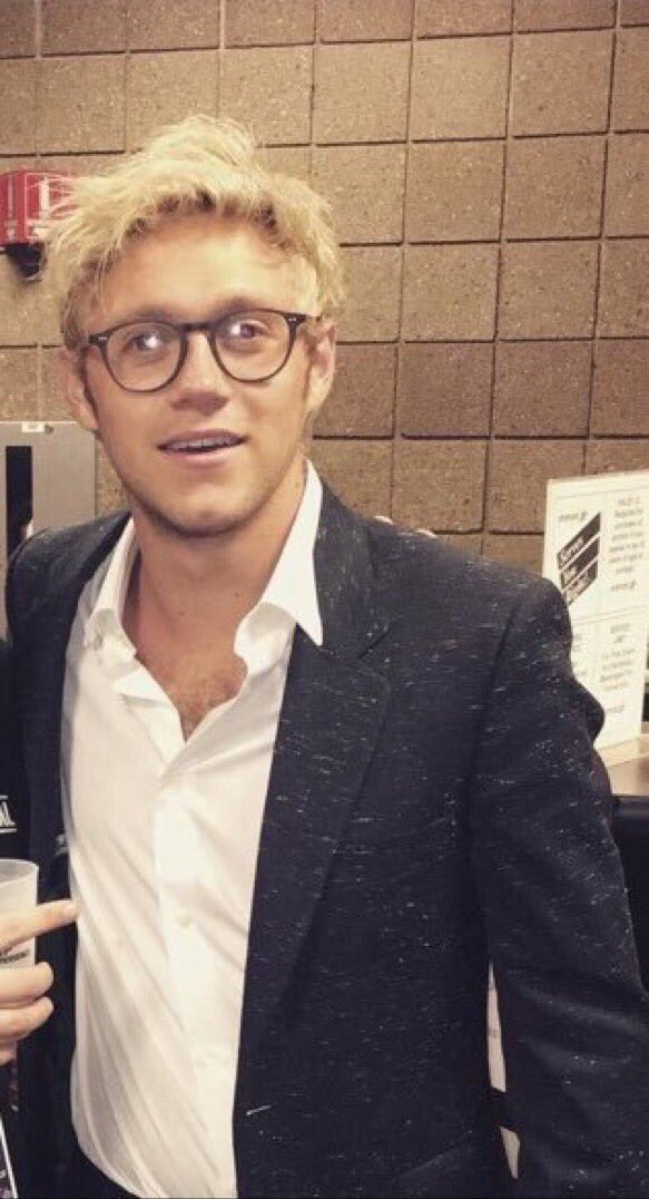NiamsLover's tweet photo. My skin has cleared, I lost ten pounds, I have so much energy, I am alive. https://t.co/9yDOfGtoRV