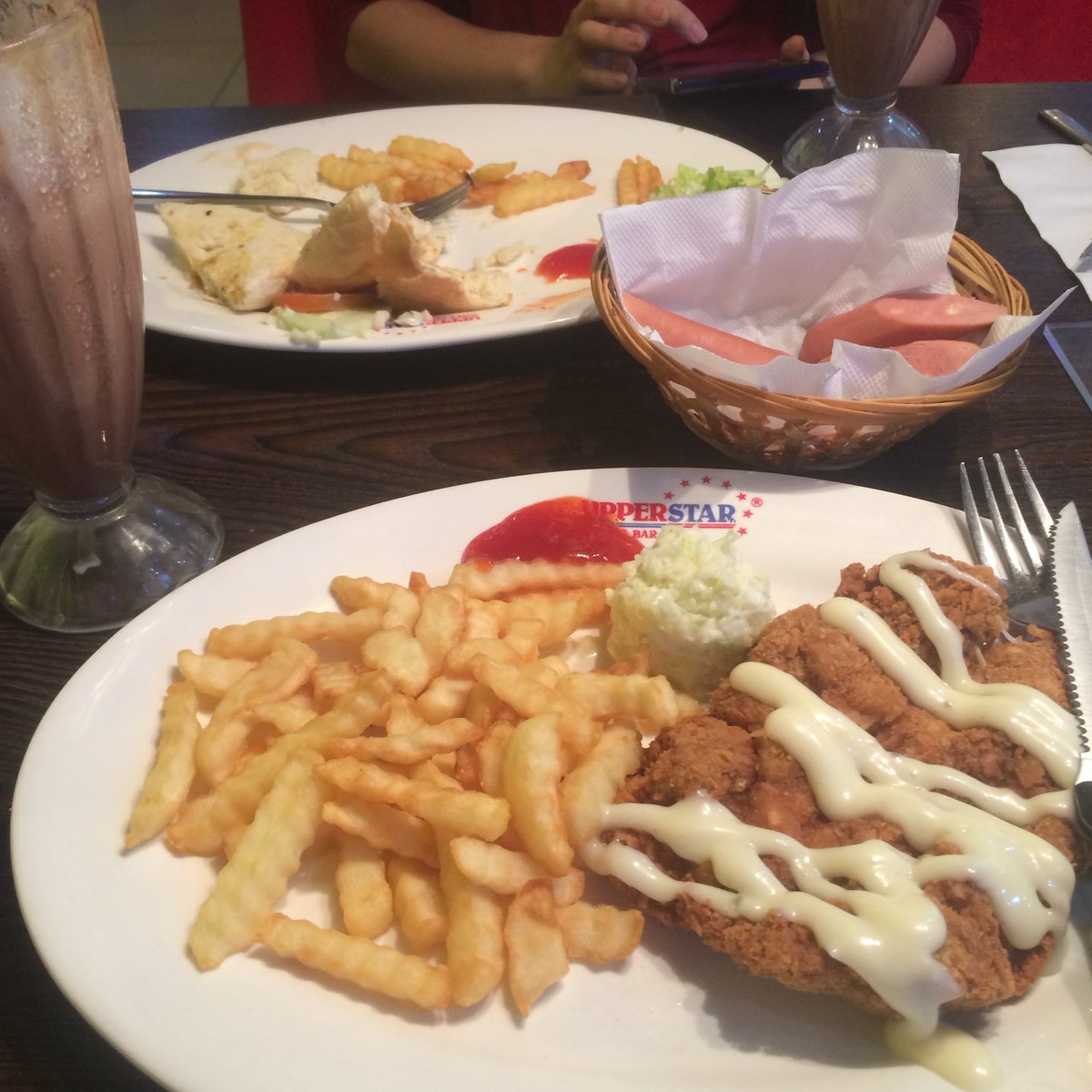 de_slicee's tweet photo. Lunch π½ #1Borneo #Upperstar https://t.co/7gVXoluuLp