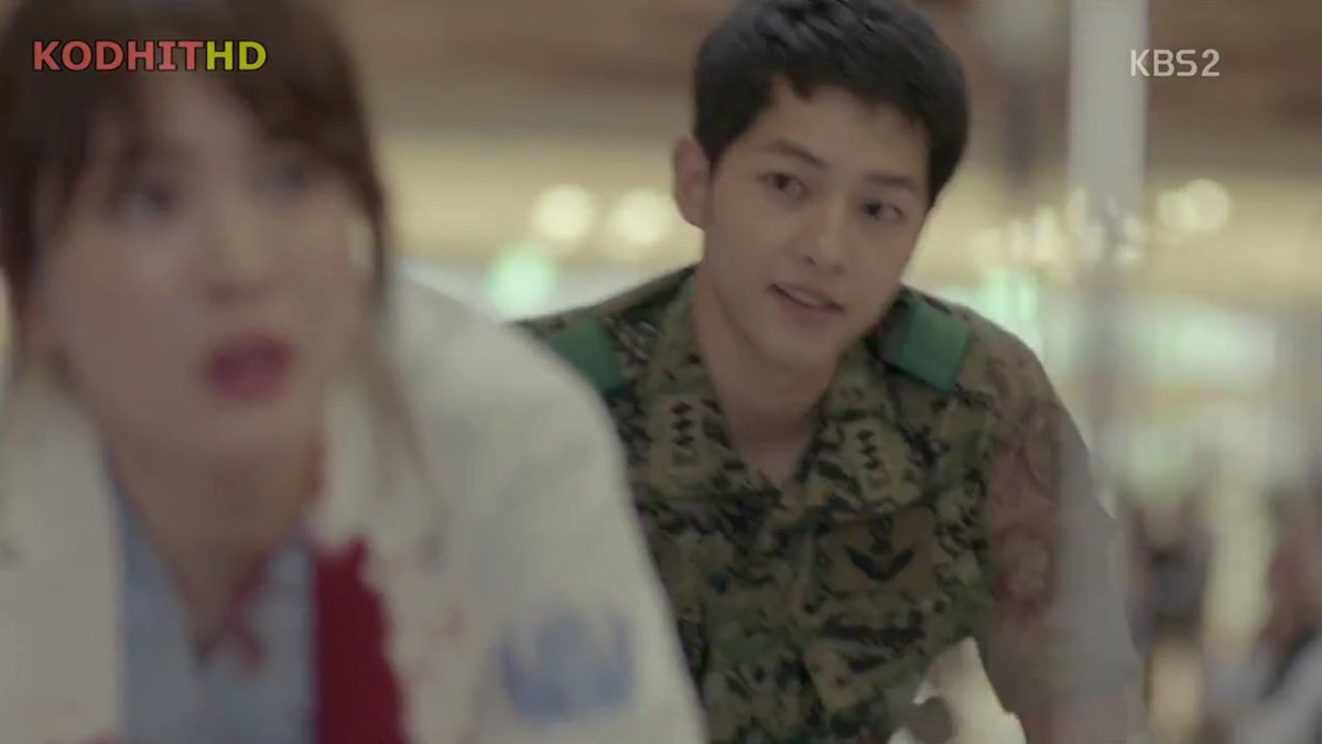 oohseries's tweet photo. ชอบฉากนี้⚡️💕💕💕
#oohseries 
#DescendantsOfTheSun https://t.co/8vLKjDKHPD