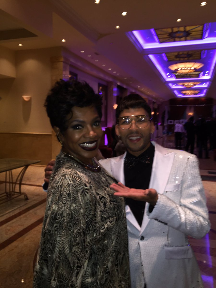 themajorlook's tweet photo. Out here the @TruthAwards and spreading love with the #legendary@sherylleeralph #diva #tremajor https://t.co/KDeKoO3Lu4