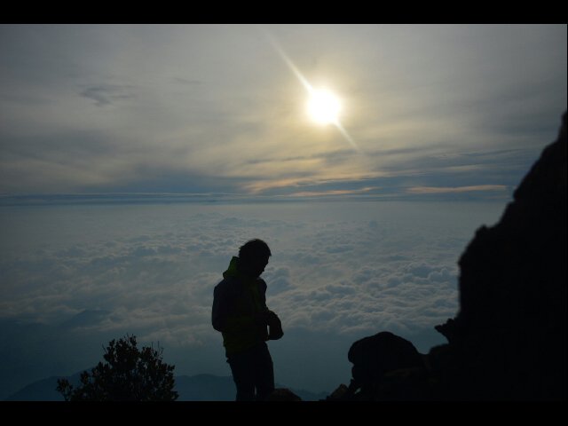 dudi_ade's tweet photo. Gn.sumbing #infopendaki #id_pendaki #indopendaki  #indomountain https://t.co/QxIGgYfUnW
