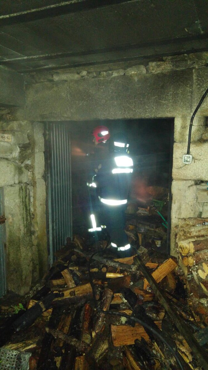 GLobios's tweet image. Incendio urbano en (Entrimo)