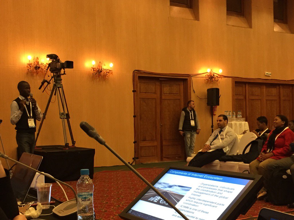L_Madi's tweet photo. .@OmondiBob talking about one Internet, ICANN to ICANN newcomers #ICANN55 https://t.co/953y2SR8yu