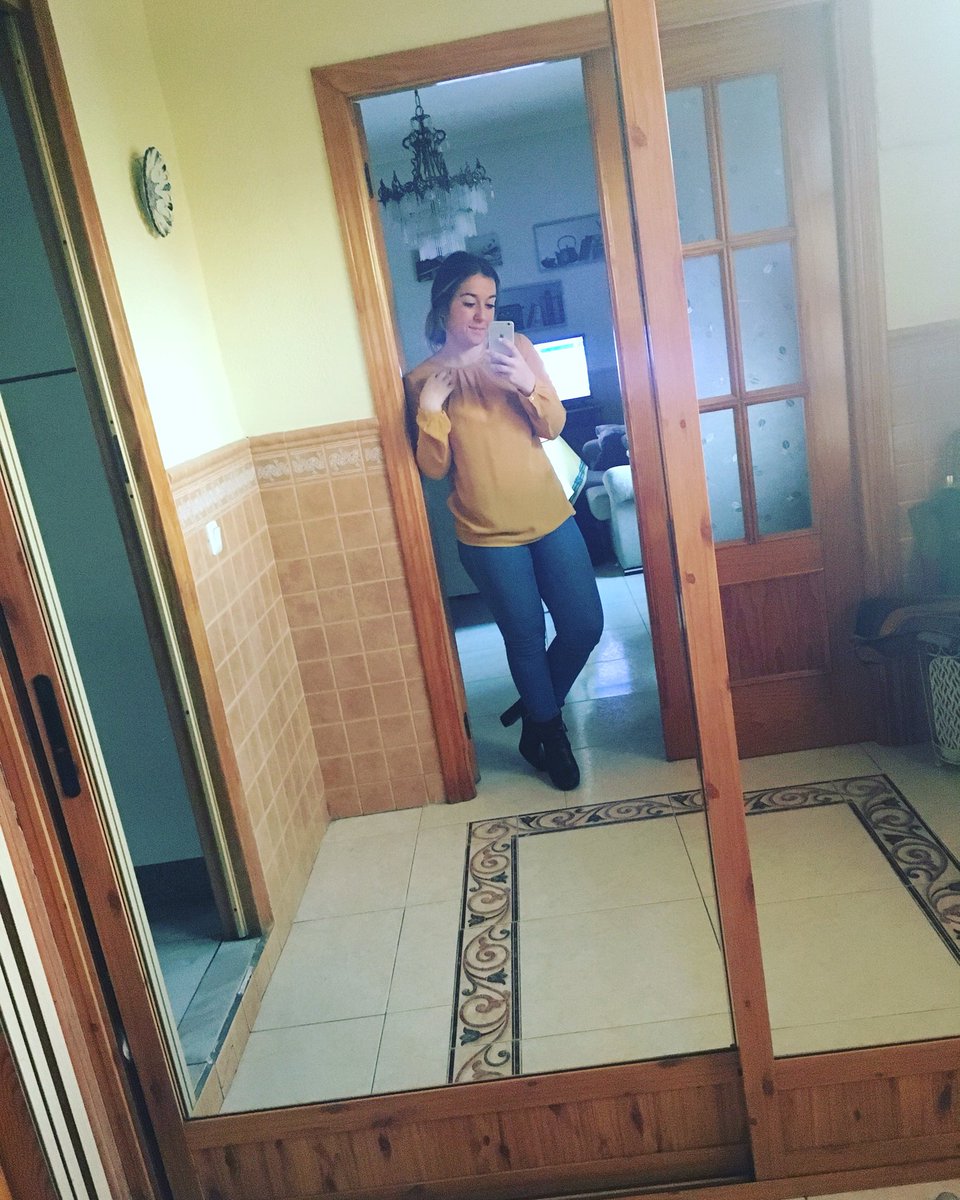 Angela_Sanchez6's tweet photo. Feliz domingo 💄💍👠 https://t.co/IU6NtWB6Hb