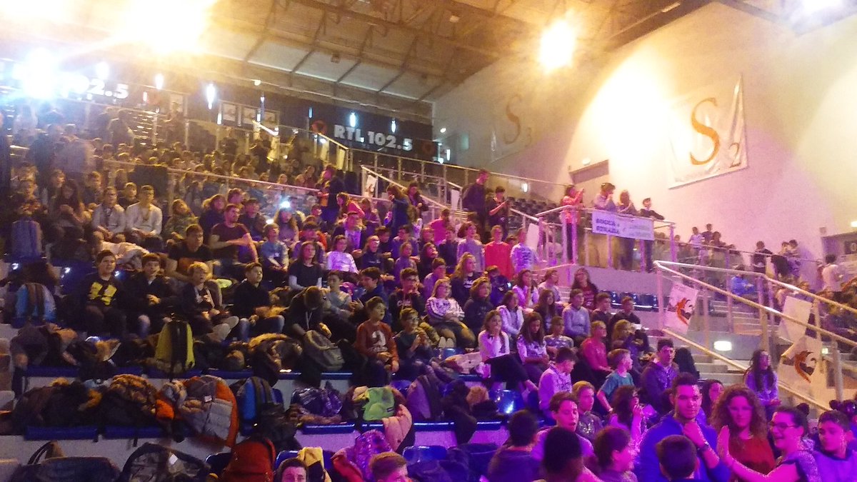 Ma quanti sono i ragazzi oggi alla Festa dei ragazzi a #jesolo 6000 voci all'unisono | grande il mondo salesiano