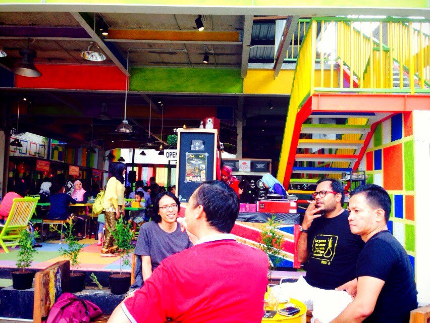 alinursahid's tweet photo. Sukses bro @usmanHAM_ID maknyus ciamik tenan street food-nyah @haris_azhar @savicali https://t.co/vyvYAu0uwu