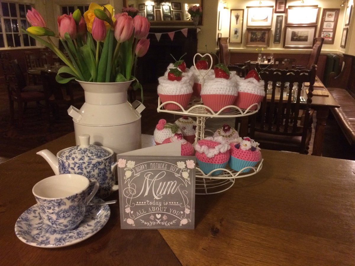 fox_pub's tweet photo. Happy Mother's Day, from everyone at The Fox. #MothersDay https://t.co/pCFhCRoe5j