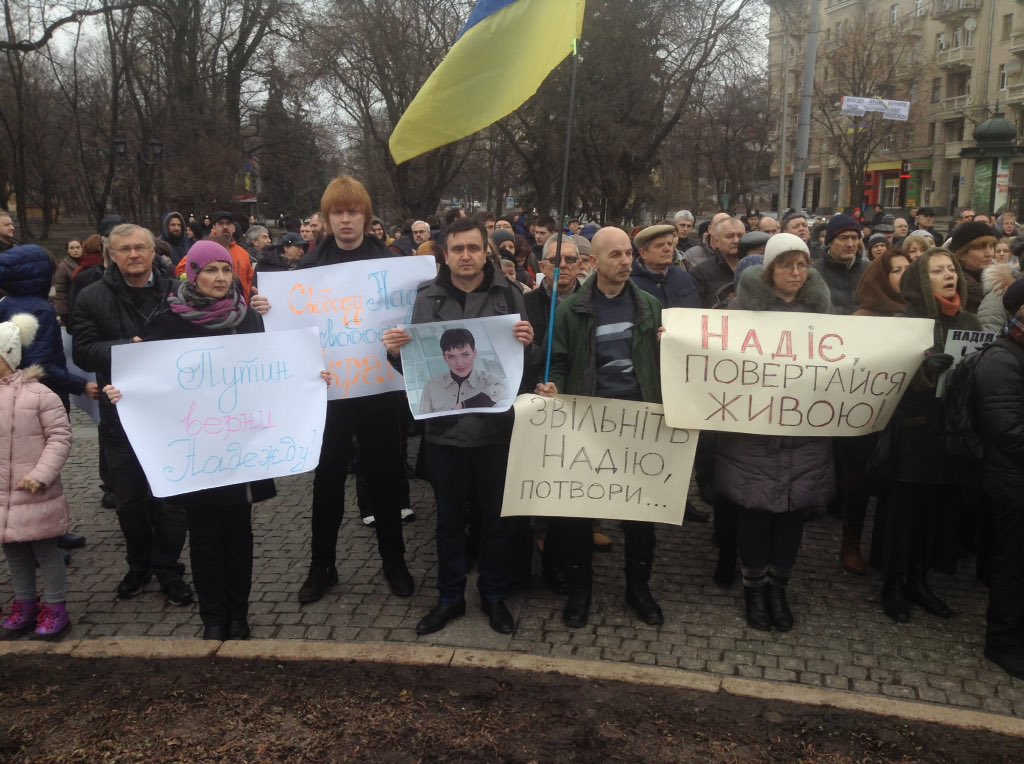 У Харкові показали картину з Савченко, що вбиває Путіна (ФОТО) Фото 6