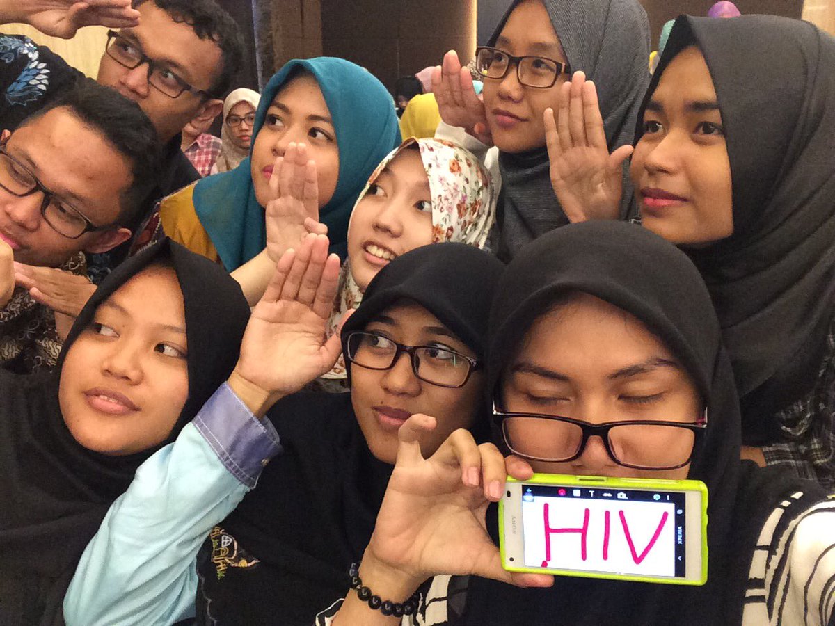 fitriamaliaK's tweet photo. Menatap masa depan jiwa muda Indonesia tanpa HIV/AIDS #SeminarNasionalYPI #PeduliHIV/AIDS @SketsaYPI https://t.co/qzfTyZxXNb