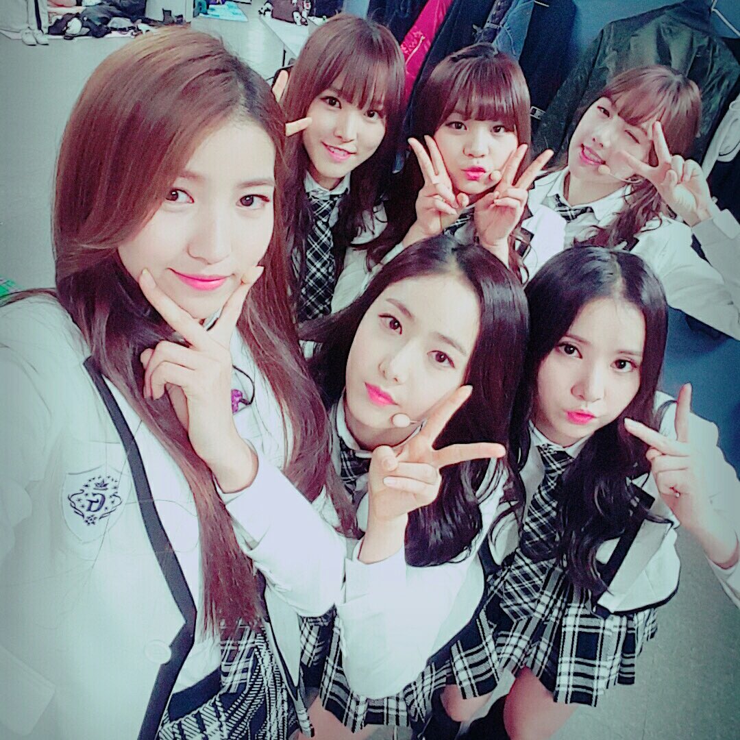 #여자친구 #GFRIEND #시간을달려서 #버디 들 빨리 만나고 싶어요~ 오늘 #인기가요 부터 팬사인회까지 우리 쭉 같이 해요❤️