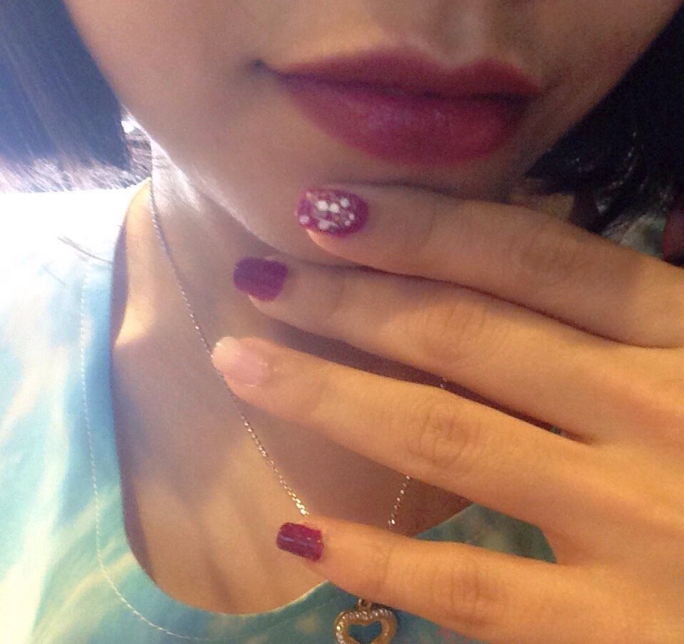 arinasom's tweet photo. ความแมตช์กันของสีเล็บและสีลิปสตินั้น😂💅👄 #innisfree #MACDIVA https://t.co/iL4k1r9qLp
