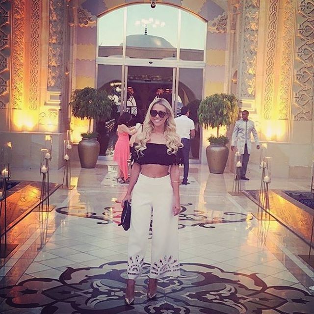 Bedouin_Studios's tweet photo. @FavouriteThing is #pretty in #pink in our SUNRISE Culottes - available @ffwddxb pop up in Galleries Lafayette! https://t.co/v5tOIEUJG2