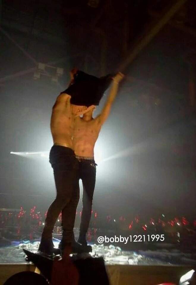 anjayraa's tweet photo. #iKON doing #iPORN 😂😂😂😂🔞🔞🔞🔞🔞
#bobby #hanbin #yunhyeong #donghyuk #iKONCERTinBusan https://t.co/Ve8rpuluBO