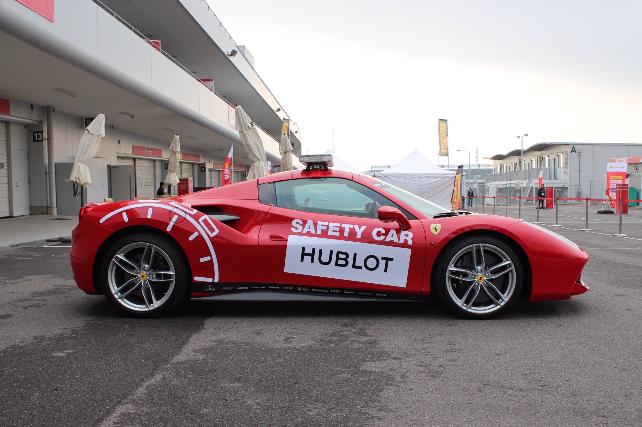 Ferrari - 鈴鹿サーキットVIP招待 Ferrari Formula１Club ヘッドフォン Ferrari - 鈴鹿サーキットVIP招待 Ferrari Formula1Club