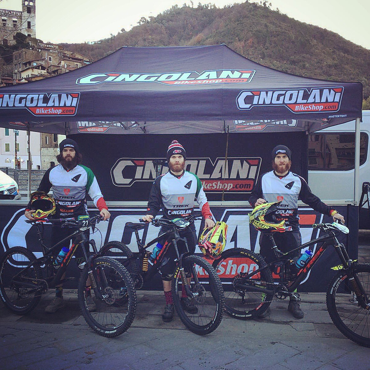 Ready!!! Rock'n Roll <a href="/TeamEnduroPro/">Team Cingolani Trek</a> !!! <a href="/limar_helmets/">Limar Helmets</a> <a href="/Cingolanibike/">Cingolani Bike Shop</a> <a href="/AndreaniGroup/">Andreani Group International</a> @diamantdmt @AstuteItalia