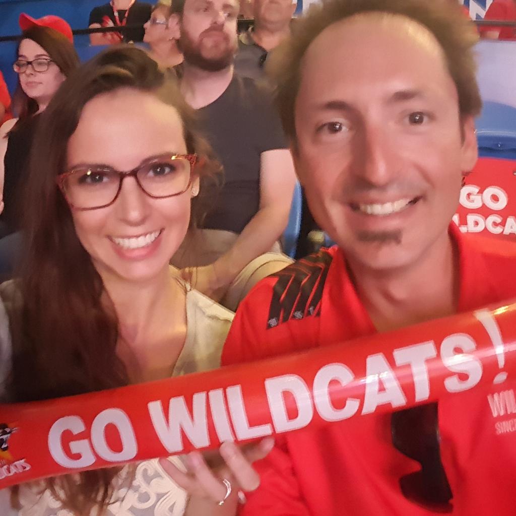 shan_park8's tweet photo. #redarmyselfie #gowildcats https://t.co/5NCbvsCYHx
