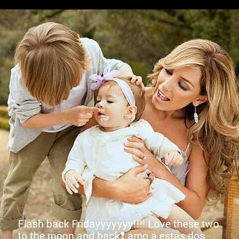 levyerrez_'s tweet photo. Happy birthday!!! Para la princesa de la família LevyGutierrez #Happy Birthday
#FelizCumple.#kailli 💋 👑👸🎂🎉🎈🎉👏👏👏👏 https://t.co/vzf1BqZ2Vr