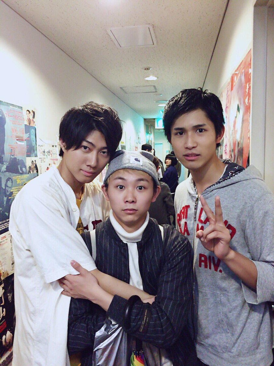 須賀健太 En Twitter 舞台 ヨビコー 観に行ってきました 久しぶりに龍太朗に会えて嬉しかったし 康太くんは相変わらず声でかかったし 笑 そして涼太郎 新しいキャラクターやっててお兄ちゃん感激 なんか 弟の晴れ舞台観てる感覚でした笑 T Co