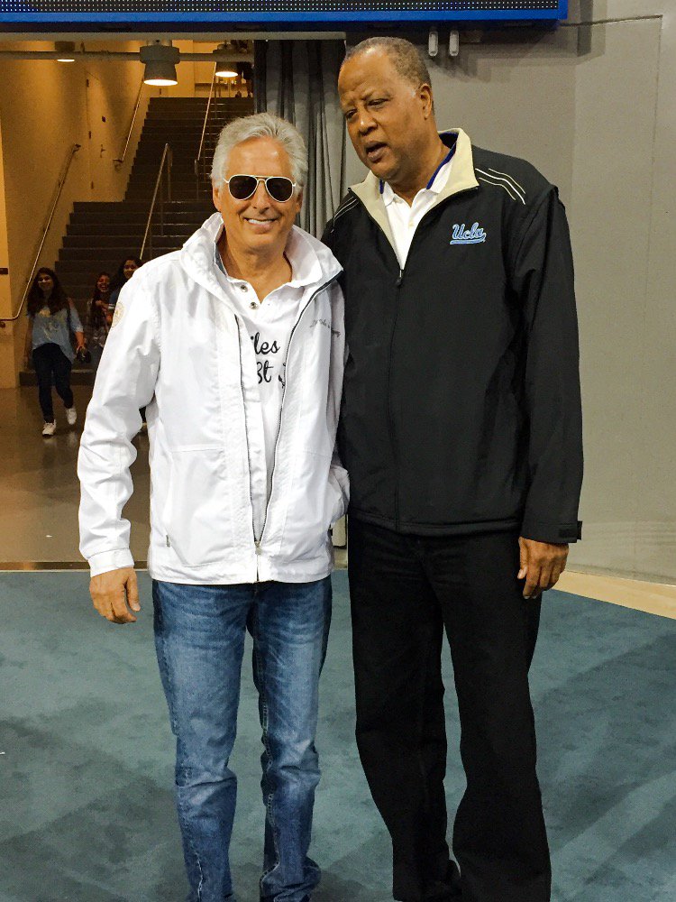 Hanging out with the legendary @GadgetAndy1 at UCLA's Pavilions Club before UCLA-OSU game. @UCLAAthletics @UCLAMBB