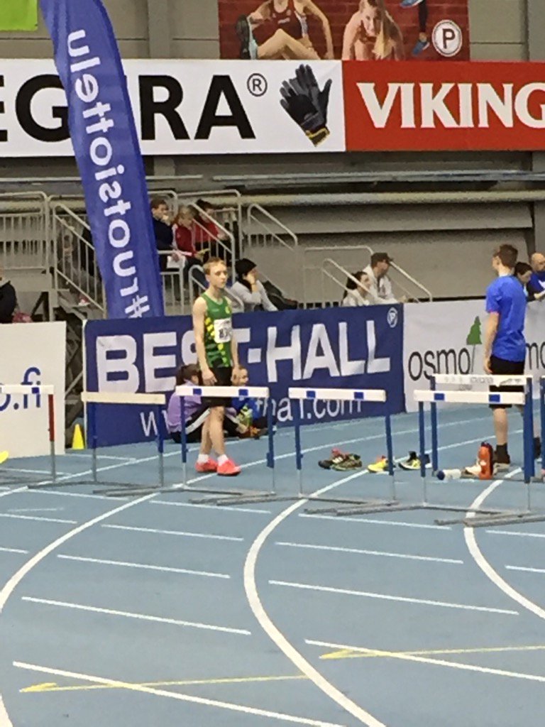 P14 pituushypyssä parmalaisista mukana Markus, Vertti ja Frans.