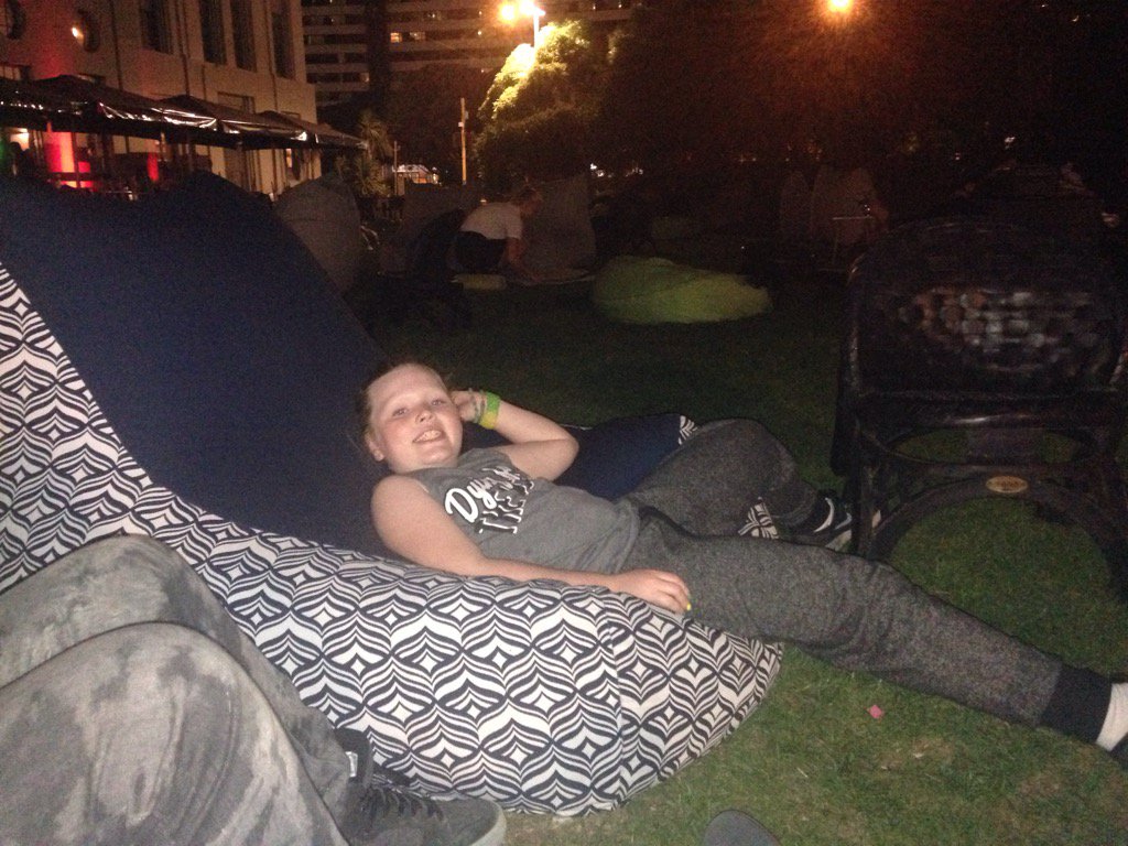 Kaylagreen1029's tweet photo. Lounging outside on some comfy beanbags in Wellington https://t.co/aG2yvLSPGJ