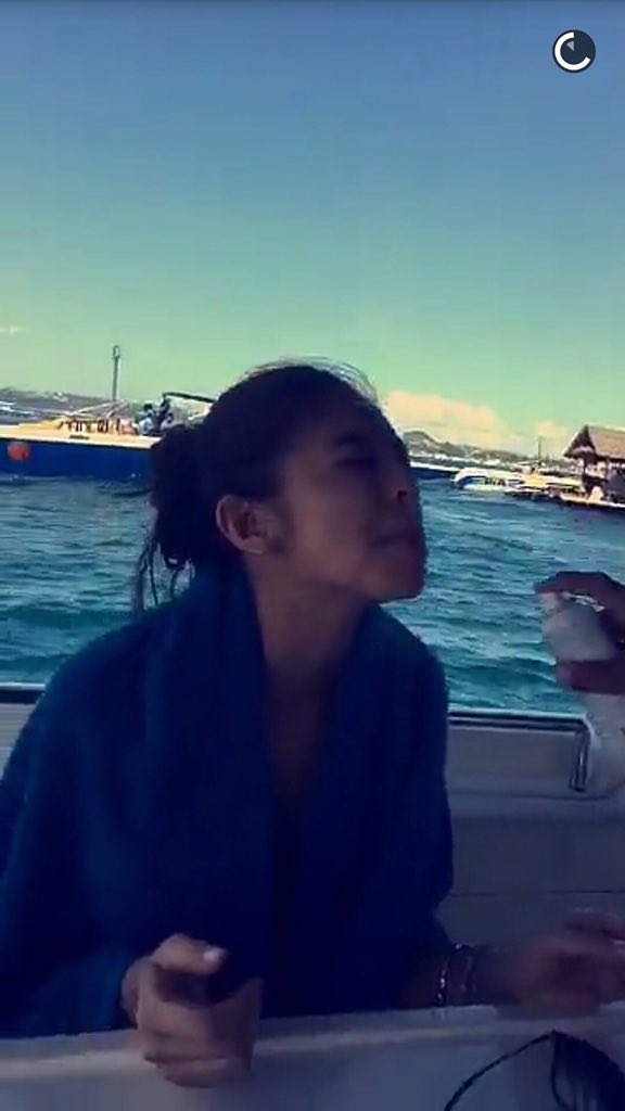 aldubmaiden's tweet photo. FRESH SI BIBI AT SHOKOY ❤️

SNAPCHAT UPDATE: © divinaursula

#VoteMaineFPP #KCA https://t.co/ReIch33RHk